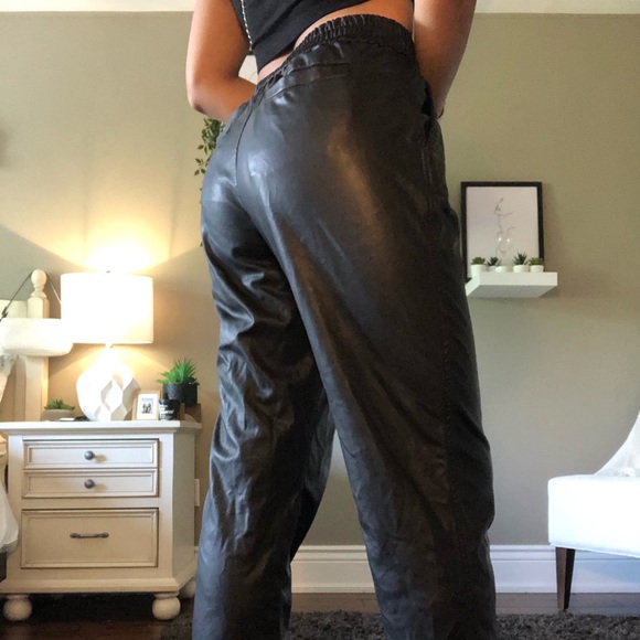 Leather cropped pants - Picture 3 of 3